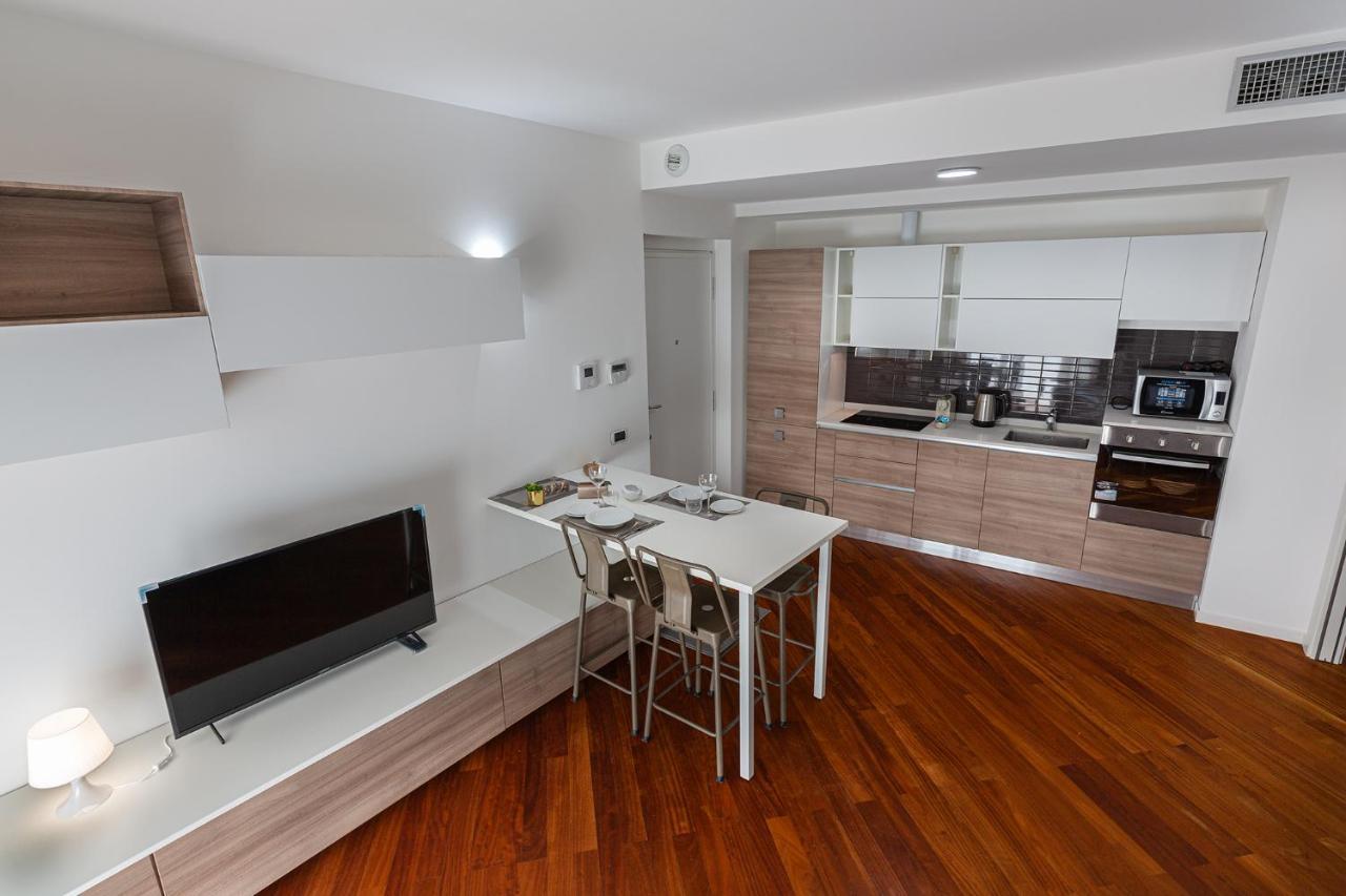 Apartment Central/garibaldi Luxurious Two-room Apartment. Mailand